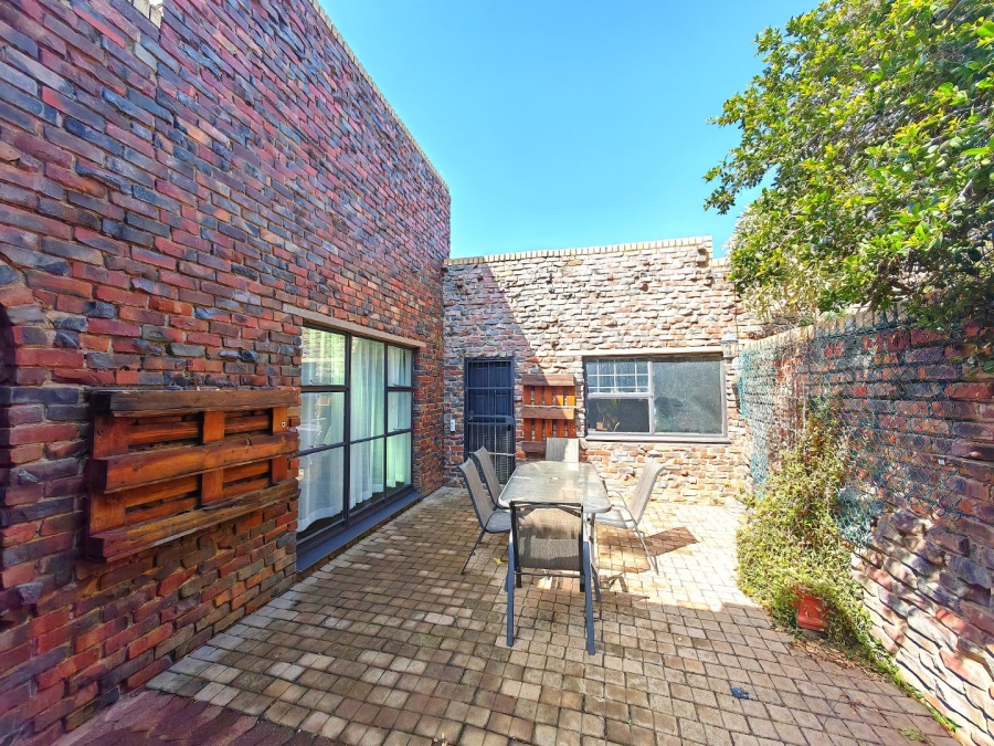 5 Bedroom Property for Sale in Fichardt Park Free State